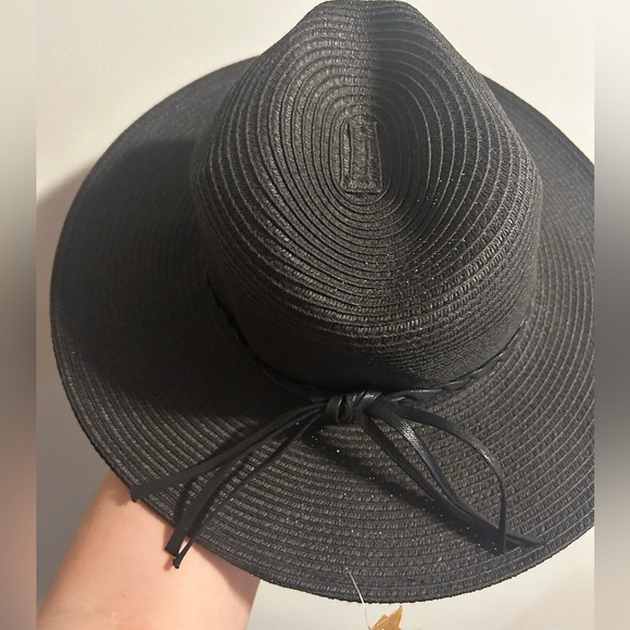 C.C Exclusives Women Adjustable Beach Bead Midsize Brim Straw Black Hat SPF50 - Picture 3 of 8